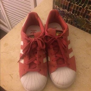 Adidas superstar/shell top